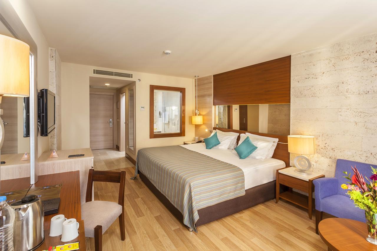 Melas Lara Otel Antalya